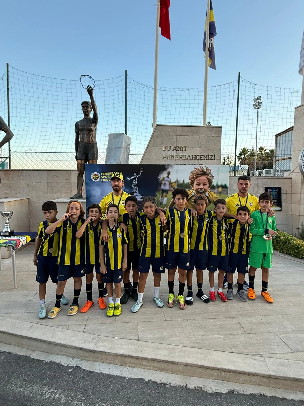 BATMAN&rsquo;IN GURURU: FENERBAH&Ccedil;E BATMAN FUTBOL OKULU T&Uuml;RKİYE 2.&rsquo;Sİ OLDU