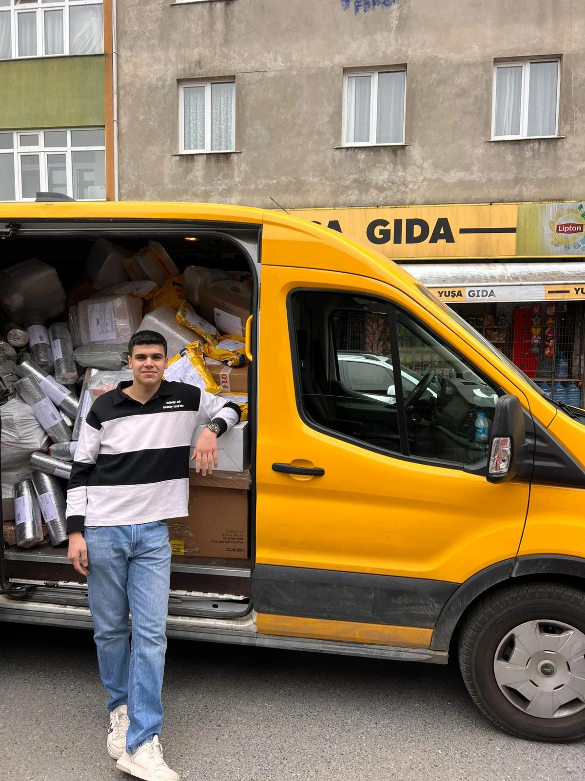 TEKNOLOJİYİ FIRSATA D&Ouml;N&Uuml;ŞT&Uuml;REN GEN&Ccedil; GİRİŞİMCİ