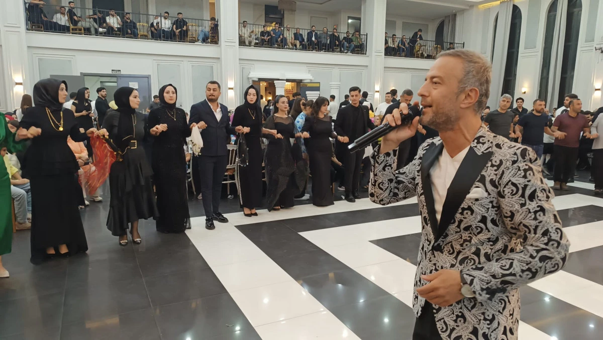 BATMANLI SES SANATÇISI FATİH YILDIZ, 27 YILDIR SAHNE ALIYOR