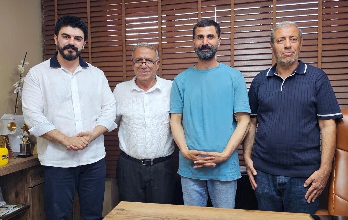 BATMANLI YAZAR İLHAMİ IŞIK&rsquo;TAN GAZETEMİZE  ZİYARET
