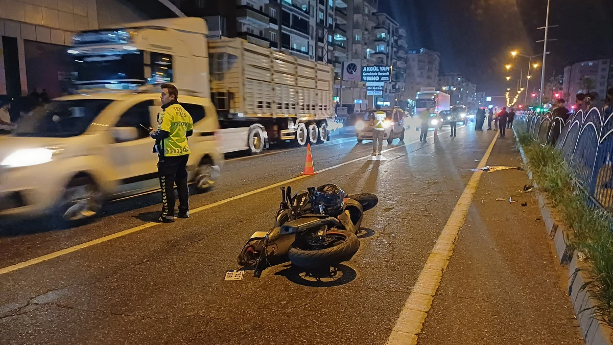 Batman&rsquo;nda Feci Kaza: Motosiklet S&uuml;r&uuml;c&uuml;s&uuml; ve Yaya Hayatını Kaybetti