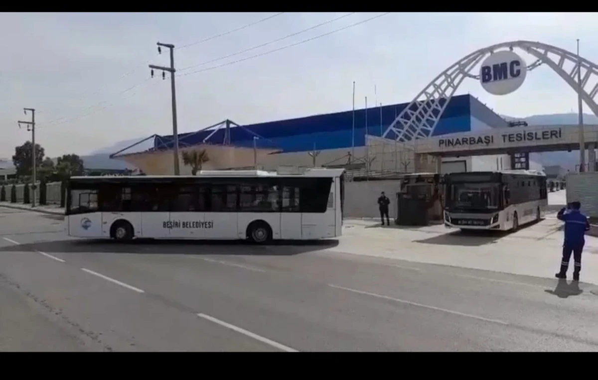 BEŞİRİ BELEDİYESİNE 2 OTOB&Uuml;S DAHA