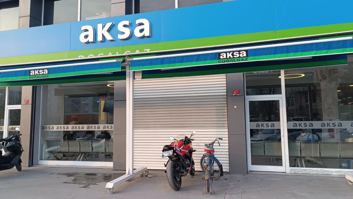 BEŞİRİ'DE KAR ESARETİ, DOĞAL GAZ SEVKİYATININ AKSAMASINA NEDEN OLDU