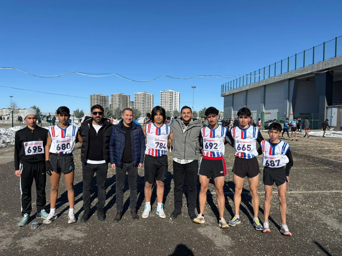 BOĞAZİ&Ccedil;İ KOLEJİ ATLETİZM TAKIMI T&Uuml;RKİYE FİNALLERİ&rsquo;NE Y&Uuml;KSELDİ