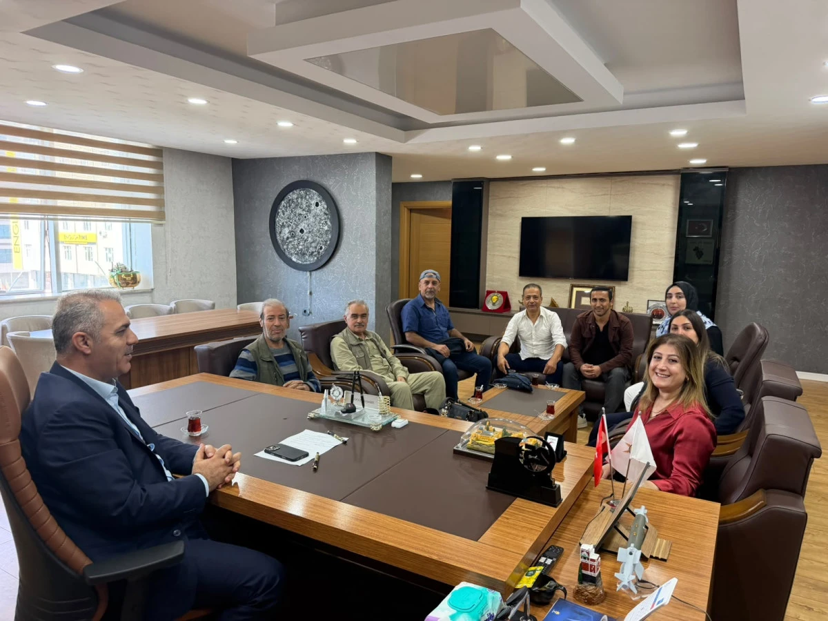 &Ccedil;ALIŞAN GAZETECİLERDEN AK PARTİ&rsquo;YE ZİYARET: BATMAN&rsquo;DA İYİ BİR İVME YAKALANDI