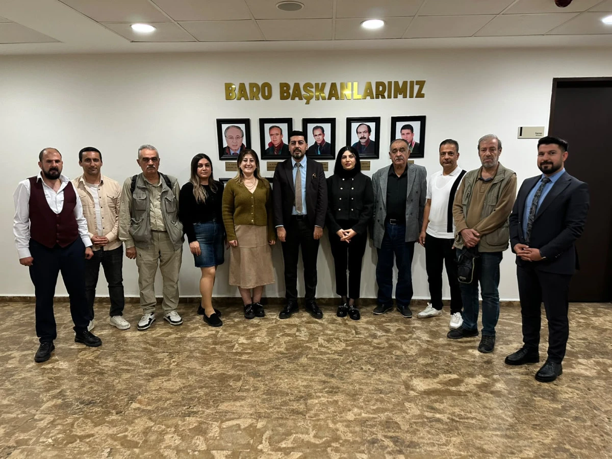 &Ccedil;ALIŞAN GAZETECİLER&rsquo;DEN BATMAN BAROSU&rsquo;NA ZİYARET