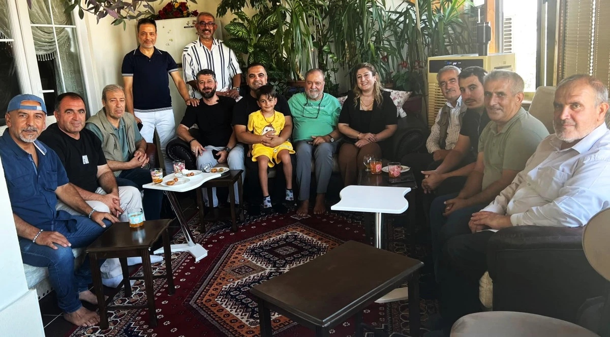 &Ccedil;ALIŞAN GAZETECİLERDEN SELİM TOPRAK&rsquo;A GE&Ccedil;MİŞ OLSUN ZİYARETİ