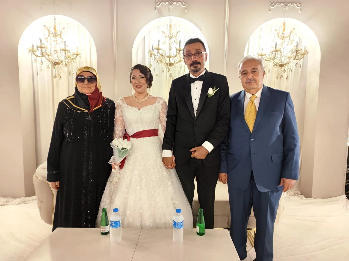 DEMİR AİLESİNİN MUTLU G&Uuml;N&Uuml;