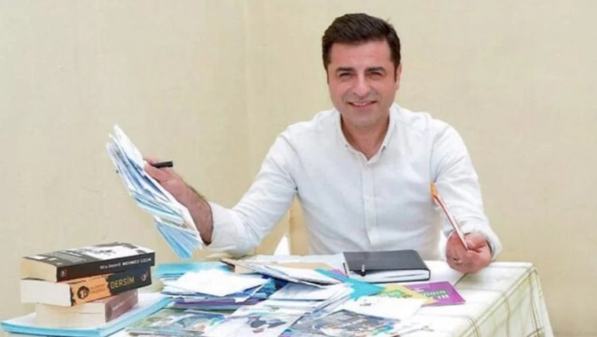 Demirtaş: “Bazen de ‘Kürtler seçimde kimi destekleyecek?’ yerine ‘Seçimde Kürtleri kim destekleyecek?’ diye sorulmalı”