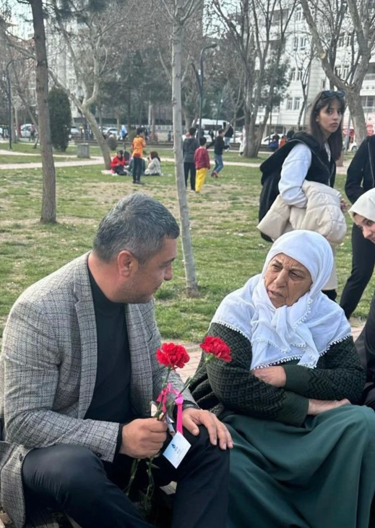 DEVA PARTİSİ BATMAN İL BAŞKANI YILMAZ&rsquo;DAN 8 MART MESAJI: "KADIN G&Uuml;&Ccedil;L&Uuml;YSE TOPLUM G&Uuml;&Ccedil;L&Uuml;D&Uuml;R"