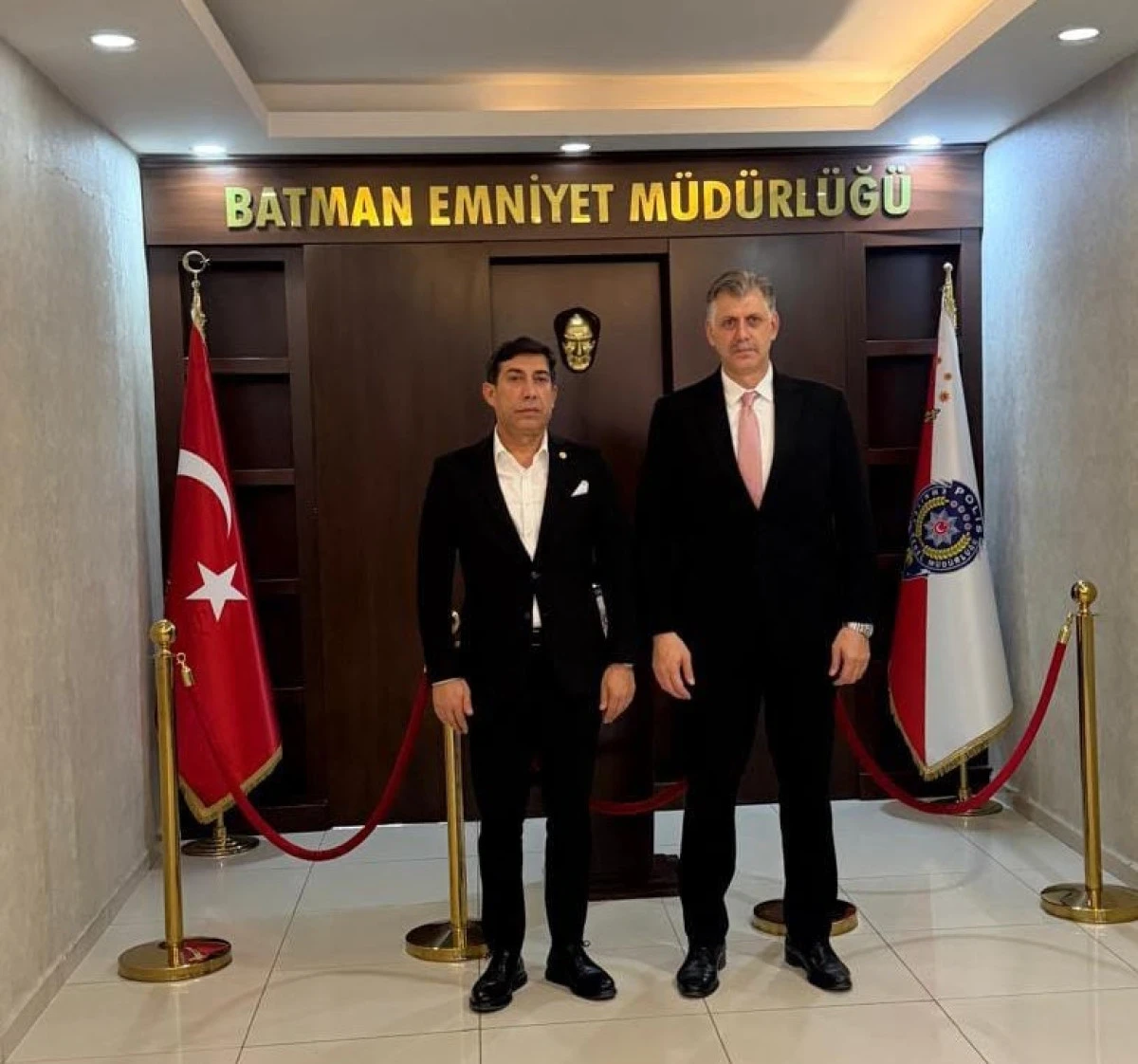 DR. EKREM T&Uuml;Z&Uuml;N&rsquo;DEN BATMAN İL EMNİYET M&Uuml;D&Uuml;R&Uuml; YUSUF FATİH ATAY&rsquo;A HAYIRLI OLSUN ZİYARETİ