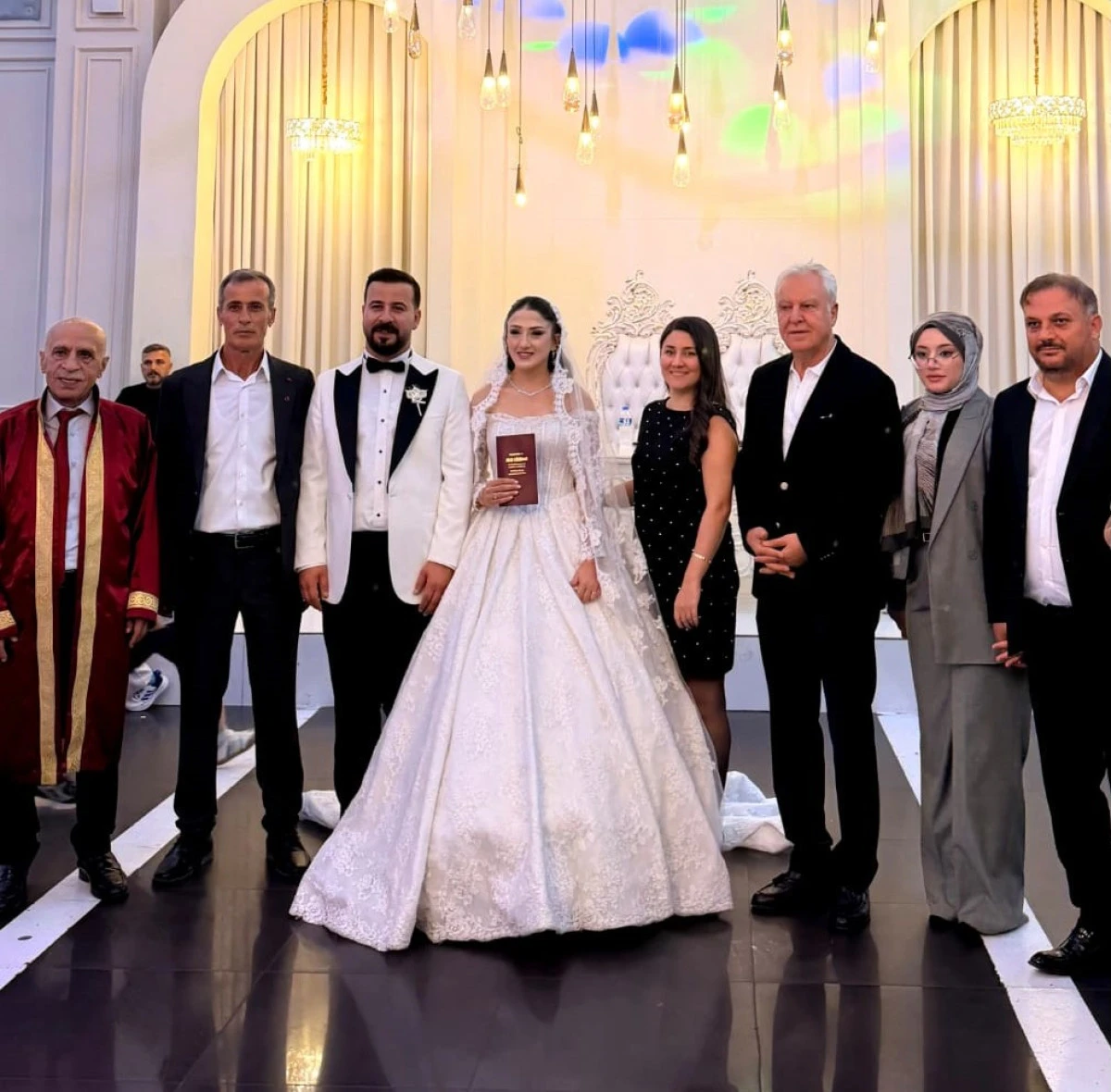 EKER VE SEVEN AİLELERİNİN MUTLU G&Uuml;N&Uuml;