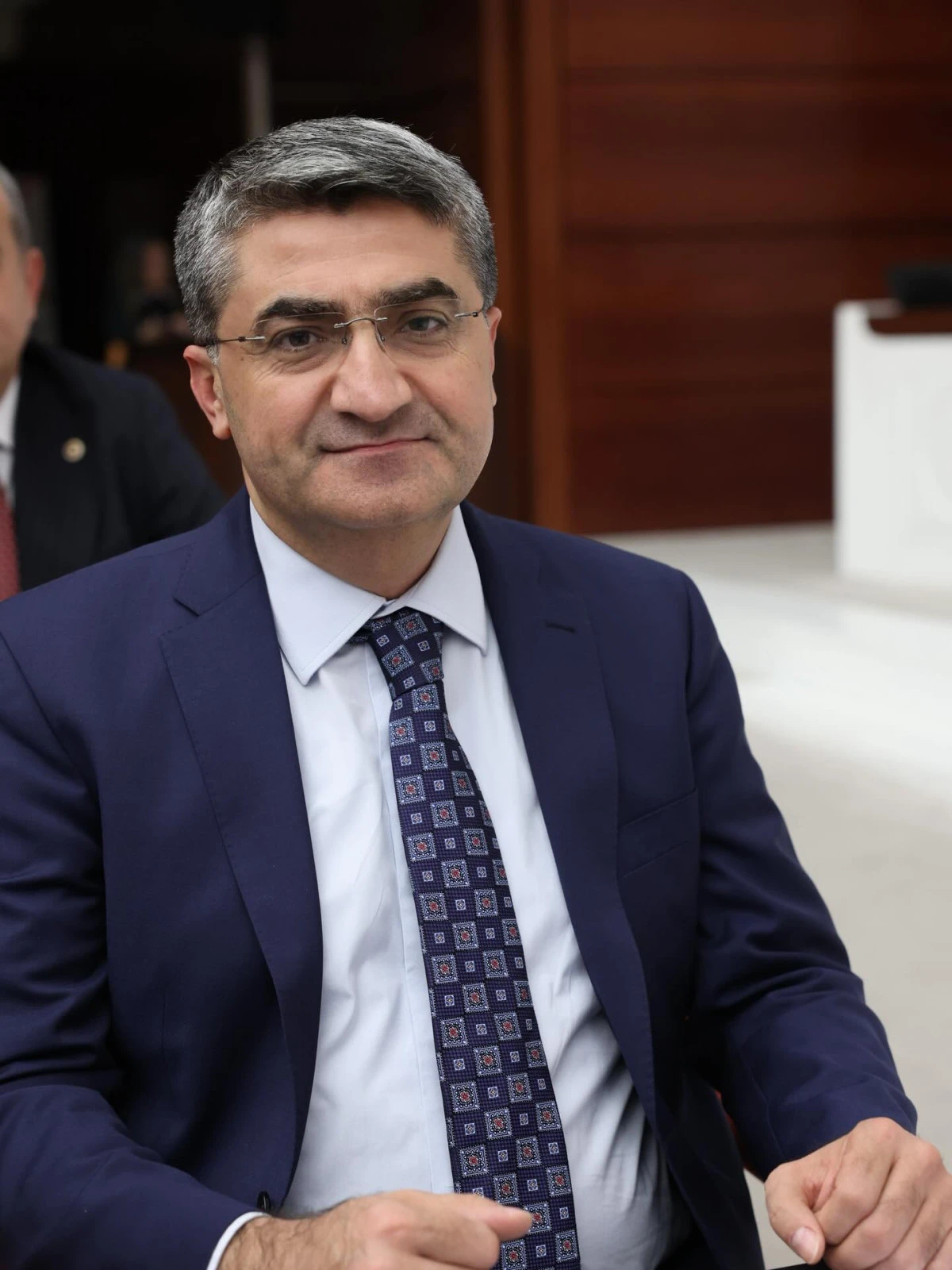 EKMEN: &ldquo;BATMAN BELEDİYESİ &Ccedil;ALIŞANLARI YOKSULLUK SINIRININ ALTINDA KALMAMALI&rdquo;