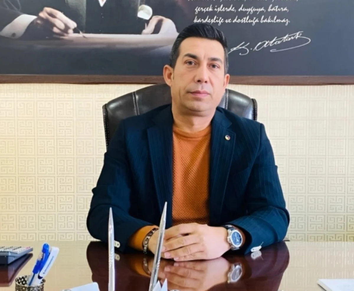 Ekrem T&uuml;z&uuml;n&rsquo;den 1 Mayıs Emek ve Dayanışma G&uuml;n&uuml; a&ccedil;ıklaması: &ldquo;İstihdam ve &uuml;retim g&uuml;&ccedil;lenmeden refah artmaz