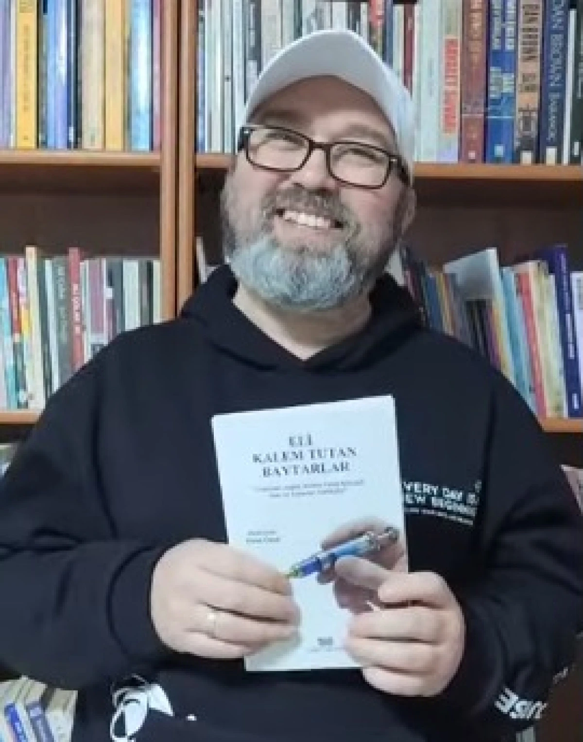 ELİ KALEM TUTAN BAYTARLAR ANTOLOJİSİ YAYINLANDI