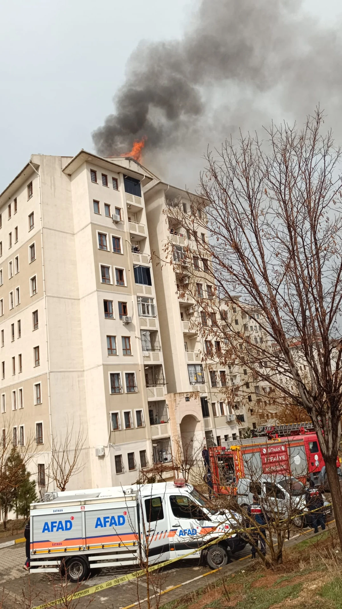 EMEKLİ TOKİ&rsquo;DE &Ccedil;ATI YANGINI  