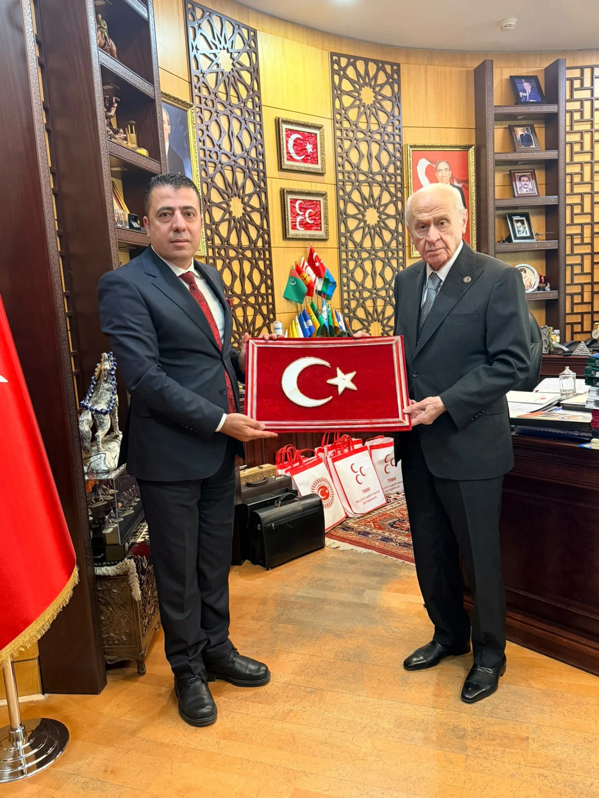 ESAT EKREMOĞLU, MHP LİDERİ DEVLET BAH&Ccedil;ELI&rsquo;Yİ MAKAMINDA ZİYARET ETTİ 