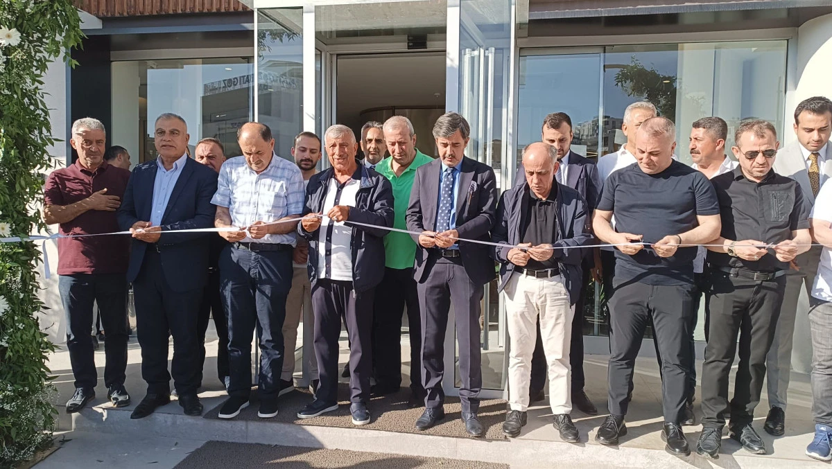 FELİZ CLİNİC DUALARLA HİZMETE AÇILDI