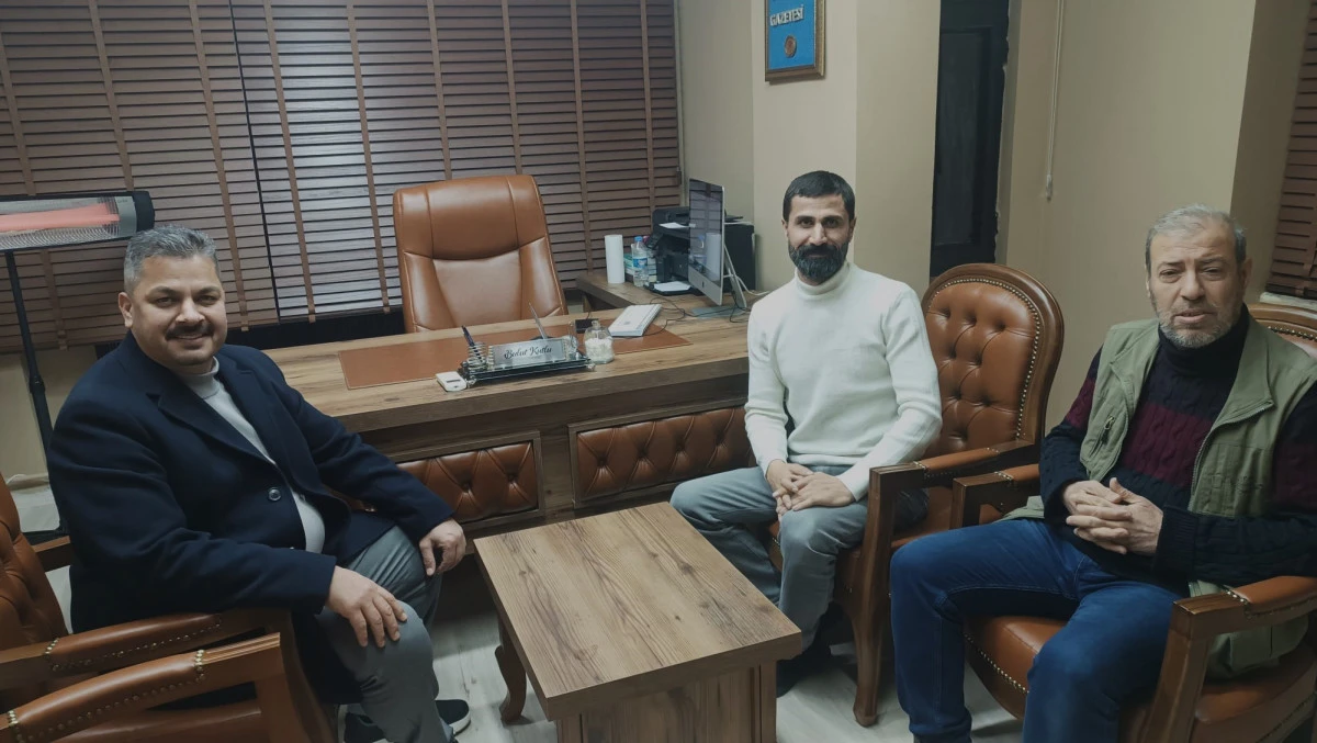 GAZETECİ UYANIK&rsquo;TAN GAZETEMİZE ZİYARET