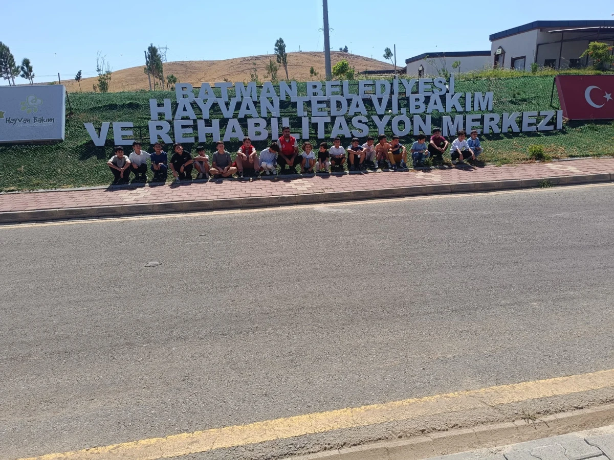 GEN&Ccedil;LİK MERKEZİ &Ouml;ĞRENCİLERİ HAYVAN BAKIM VE REHABİLİTASYON MERKEZİNİ ZİYARET ETTİ