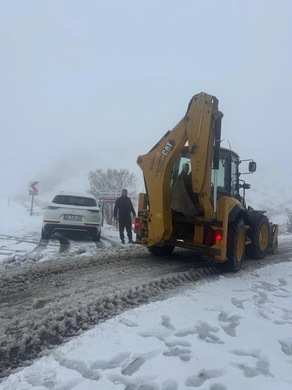 GERC&Uuml;Ş&rsquo;TE KAR 3 K&Ouml;Y YOLU ULAŞIMA KAPANDI