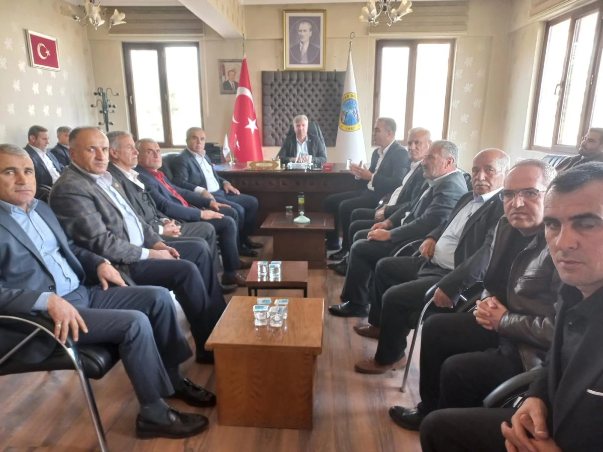 HABİZBİNİLER DERNEĞİ'NDEN KAYAPINAR BELDE BELEDİYESİ'NE ZİYARET