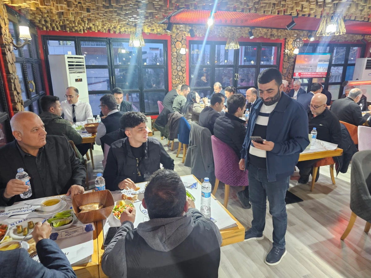 HANİFİ EKREMOĞLU, BATMAN ESNAFIYLA İFTARDA BULUŞTU