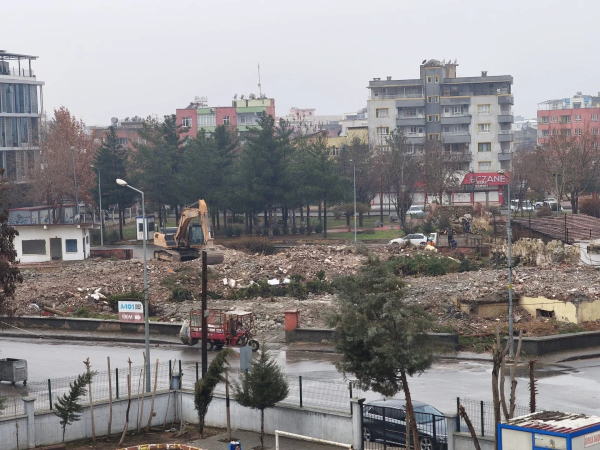 HASAN ARG&Uuml;NAĞA&rsquo;DAN SERT TEPKİ, "BATMAN&rsquo;DA AĞA&Ccedil; KESMEK SIRADANLAŞTIRILAMAZ,"