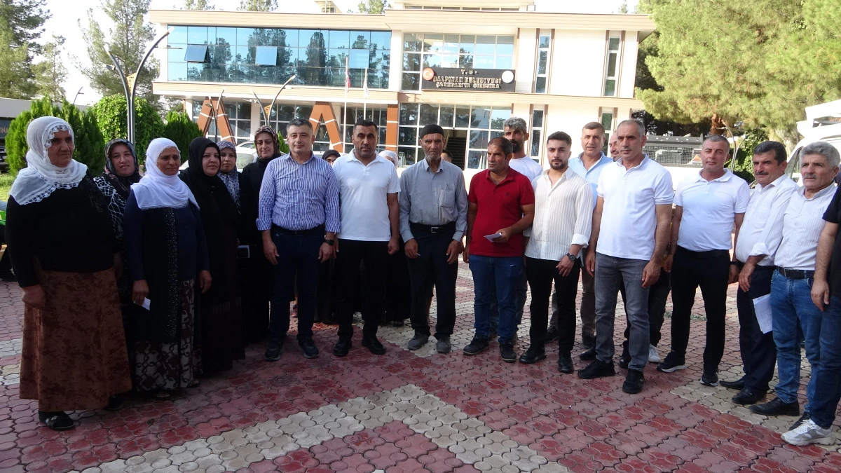 HAYIRSEVER İŞ İNSANI MEHMET ŞAH TAŞKIRAN'DAN ANLAMLI DESTEK: 10 YETİM VE DUL AİLEYE İNEK BAĞIŞINDA BULUNDU