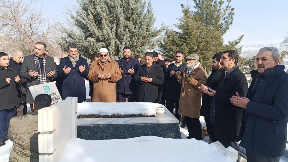 HAYIRSEVER İŞ İNSANI NECAT NASIROĞLU VEFATININ 8. YILINDA MEZARI BAŞINDA ANILDI