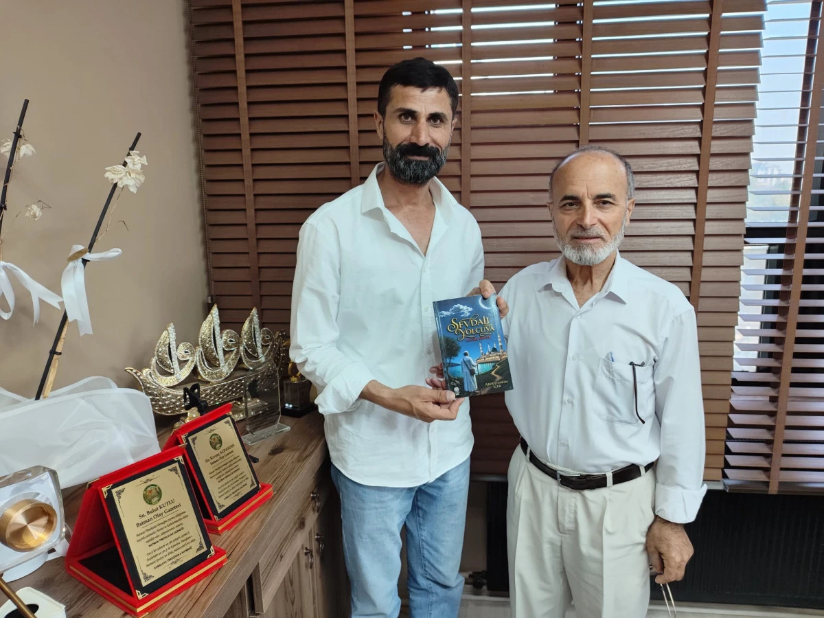 İ&Ccedil;ER&rsquo;İN "SEVDALI YOLCUYA YOLDAŞ" KİTABI OKURLA BULUŞTU