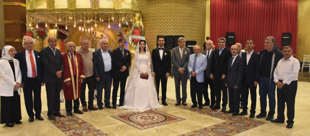 İŞ, SİYASET VE SANAT DÜNYASI BU DÜĞÜNDE BULUŞTU