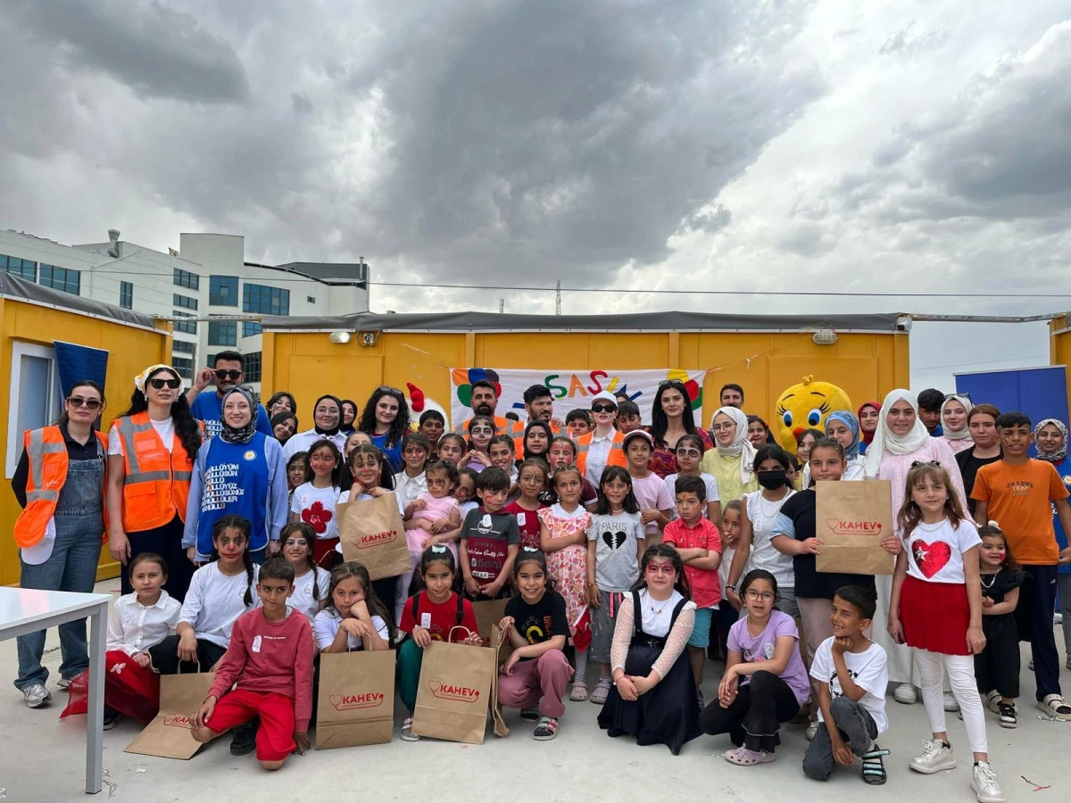 KAHEV’DEN MALATYA KONTEYNER KENT’TE UNUTULMAZ 23 NİSAN KUTLAMASI