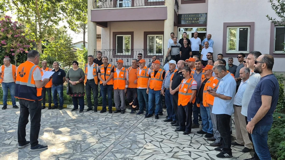 KARAYOLLARI İŞÇİLERİNDEN TOPLU İŞ SÖZLEŞMESİ PROTESTOSU: 