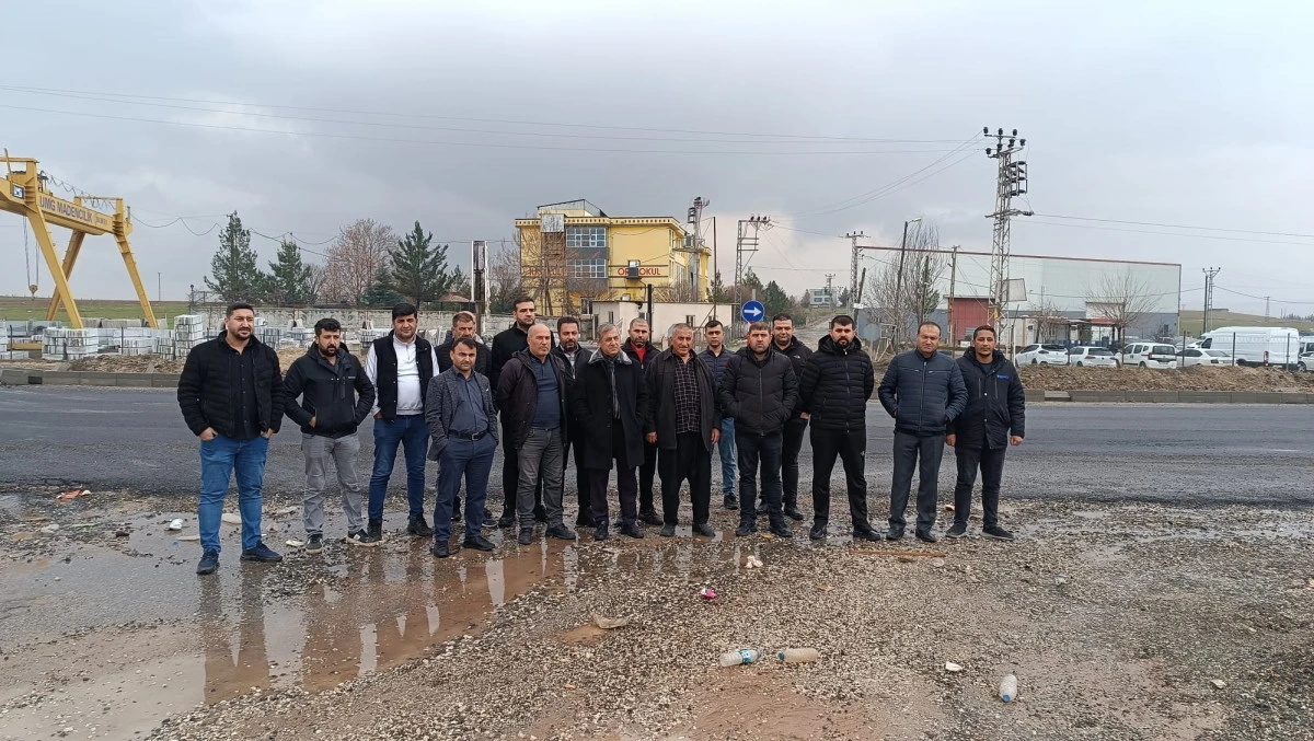 K&Ouml;SETARLA SAKİNLERİ K&Ouml;Y GİRİŞİNE KAVŞAK İSTİYOR