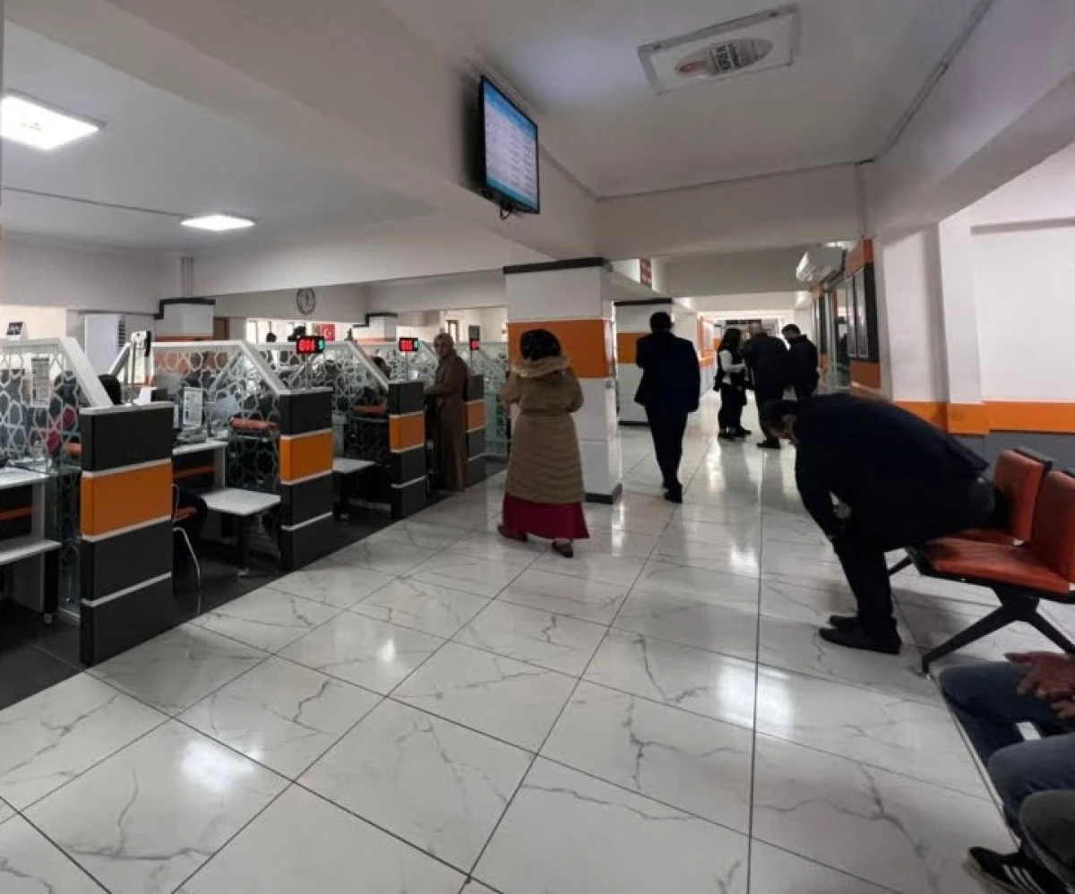 KURUM İ&Ccedil;İ GERGİNLİK VATANDAŞI MAĞDUR EDİYOR