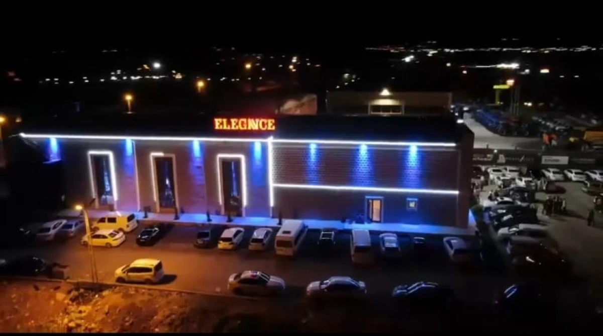  L&Uuml;KS VE ZARAFETİN ADRESİ ELEGENCE D&Uuml;Ğ&Uuml;N SALONU 4 YILDIR BATMANLILARIN HİZMETİNDE