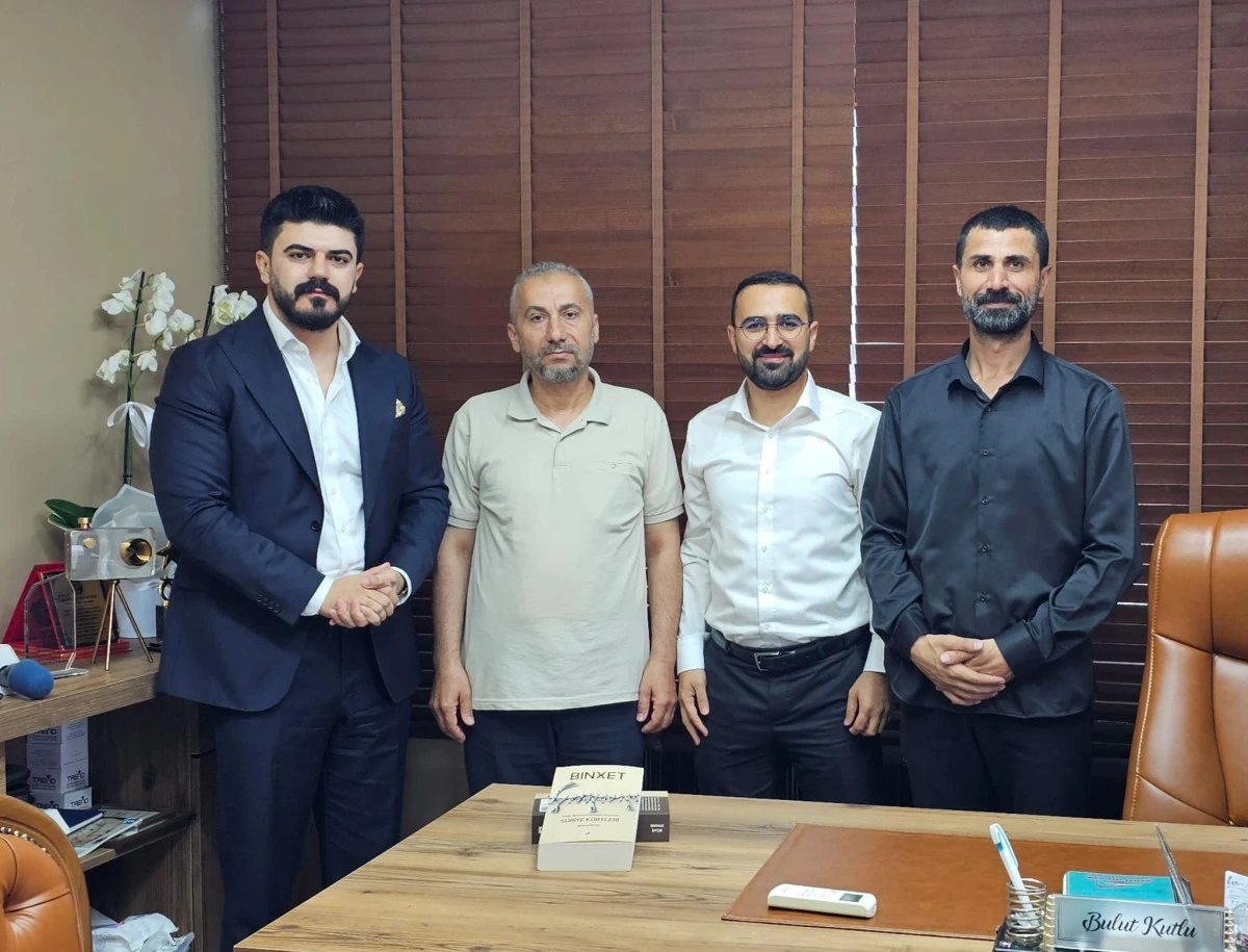 Mahmut İrtem&rsquo;in Suriye K&uuml;rtlerini konu alan Bınxet  kitabı yayımlandı