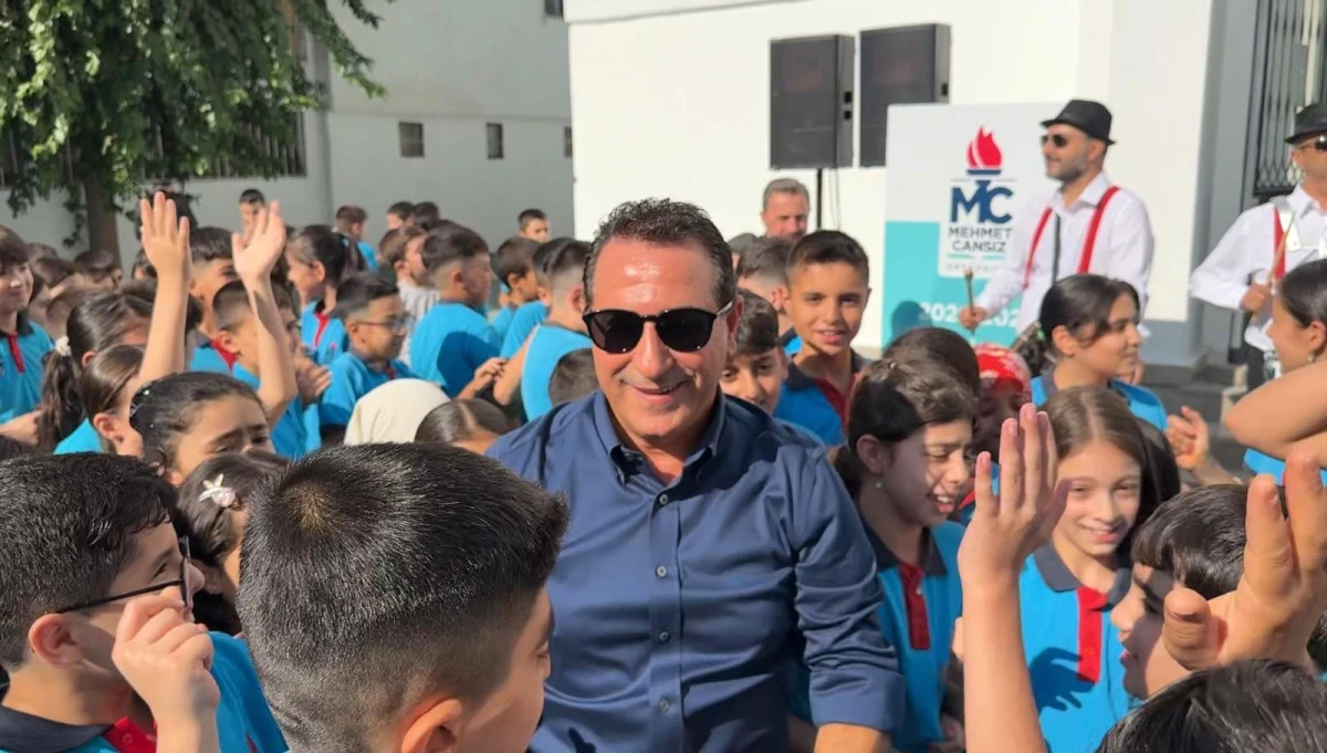 MEHMET ESRA CANSIZ VAKFI&rsquo;NDAN EĞİTİME ANLAMLI DESTEK: YENİ EĞİTİM YILINDA &Ccedil;OCUKLARIN HEYECANINA ORTAK OLDU