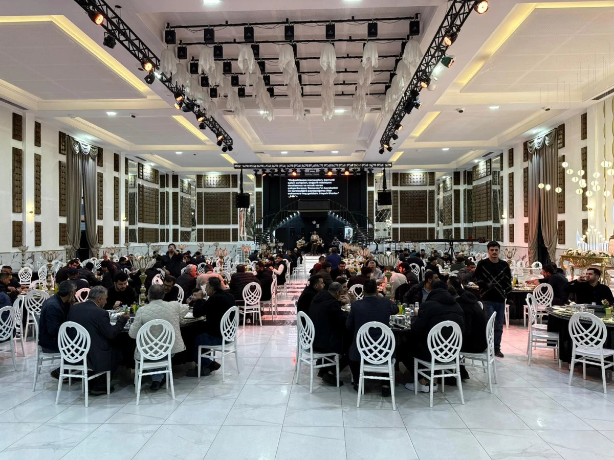 MURAT AYKA&Ccedil;, MESLEKTAŞLARINI İFTARDA AĞIRLADI