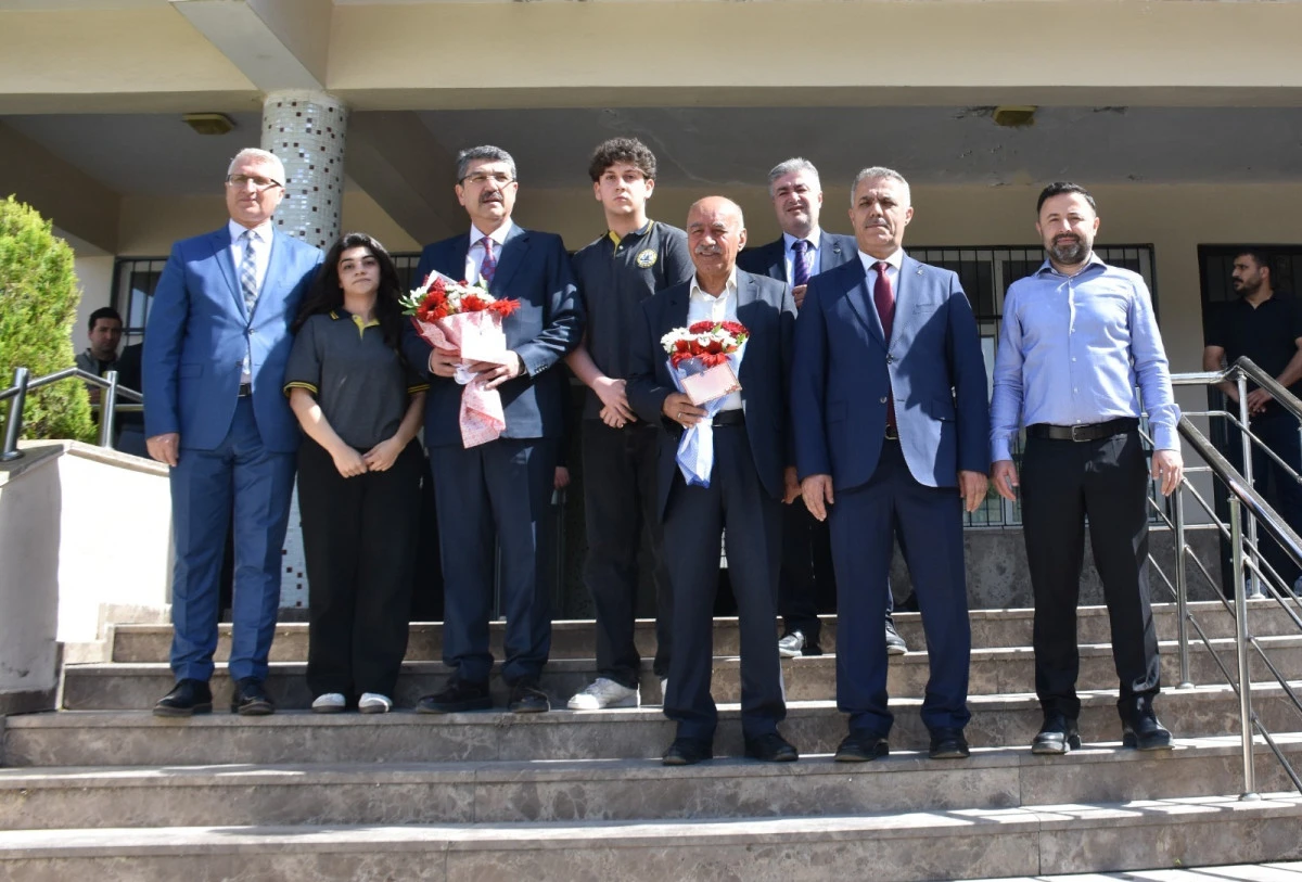 &Ouml;ĞRENCİLERE KARİYER YOLCULUĞUNDA İLHAM VEREN BULUŞMA