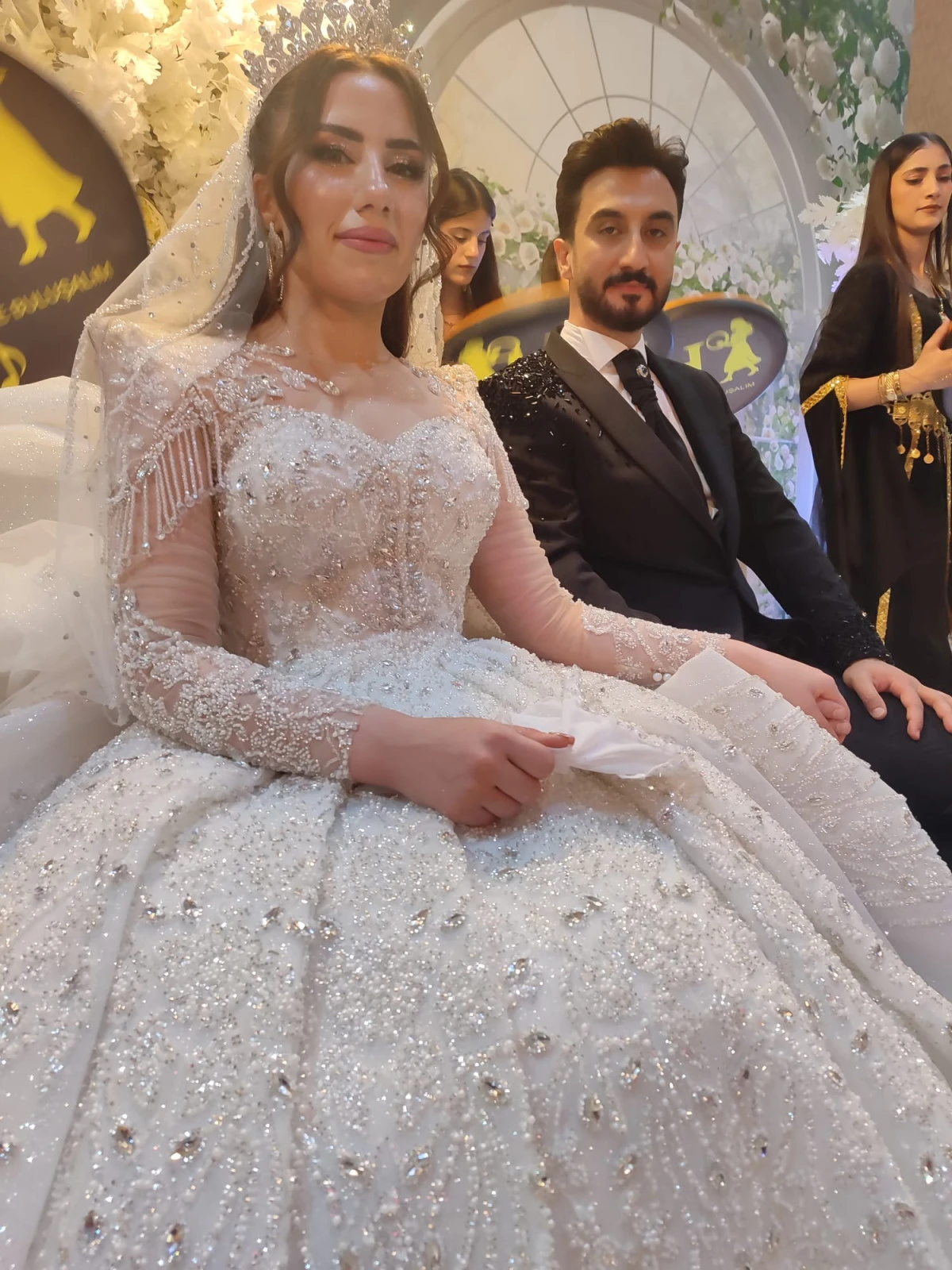 ORUN VE AKG&Uuml;N AİLELERİNİN MUTLU G&Uuml;N&Uuml;