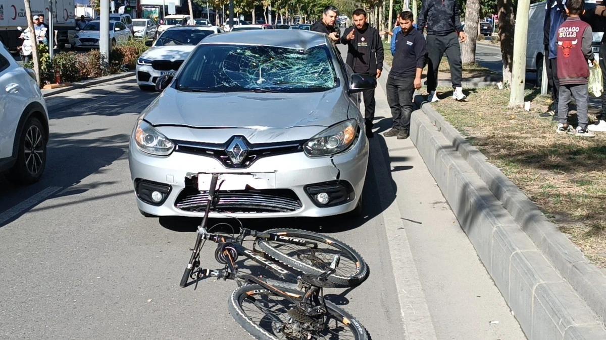 OTOMOBİLİN ÇARPTIĞI BİSİKLETLİ YARALANDI