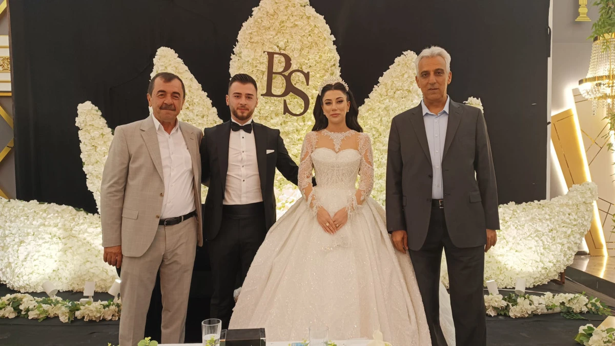 ÖZDEMİR AİLESİNDE GÖRKEMLİ DÜĞÜN