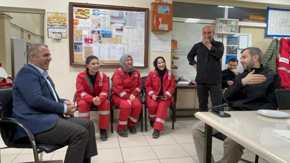 PETROL&Uuml;N KALBİNDE İLK SAHUR, BAŞKAN ŞANSİ EMEK&Ccedil;İLERLE BULUŞTU