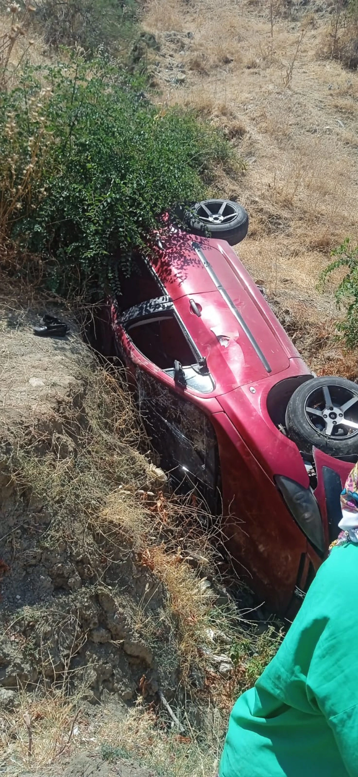 SASON İL&Ccedil;ESİ YENİ K&Ouml;Y YOLUNDA KAZA: 4 YARALI 