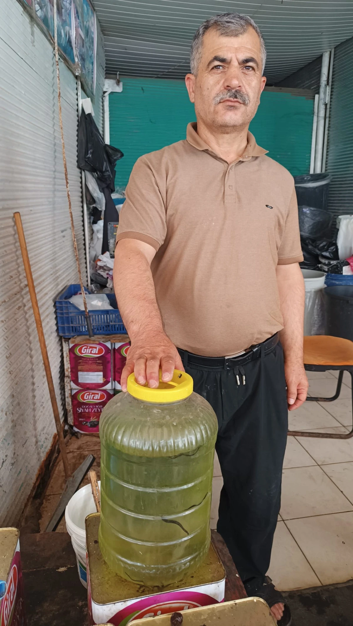 SEMT PAZARI'NDA SÜLÜK’ÜN TANESİ 100 LİRA