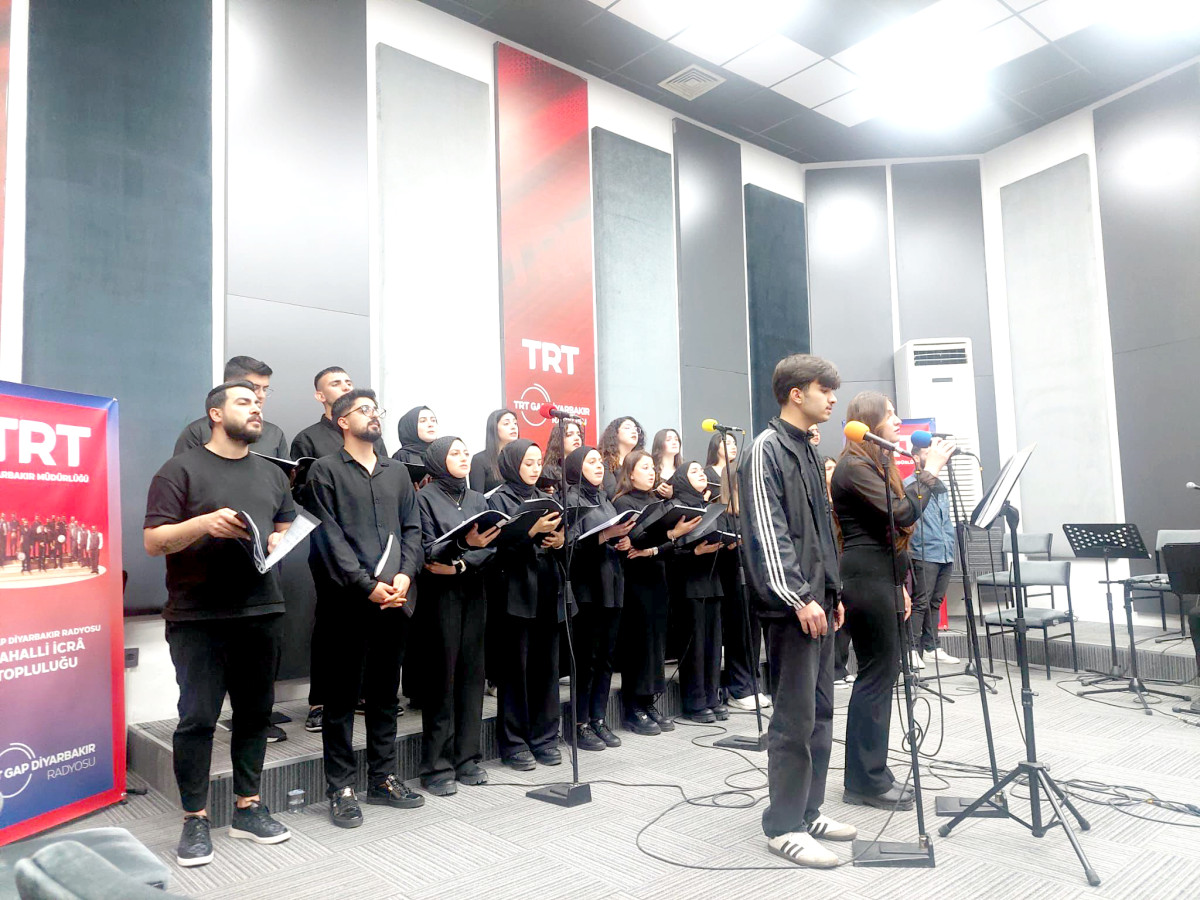 Tasavvuf Korosu Trt Türkü’de dinleyicilerle buluştu