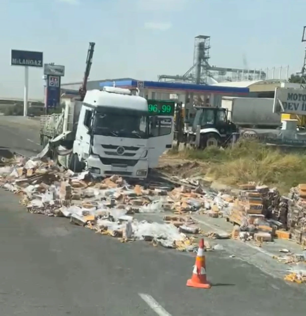 TIR ARACI KAZA YAPTI