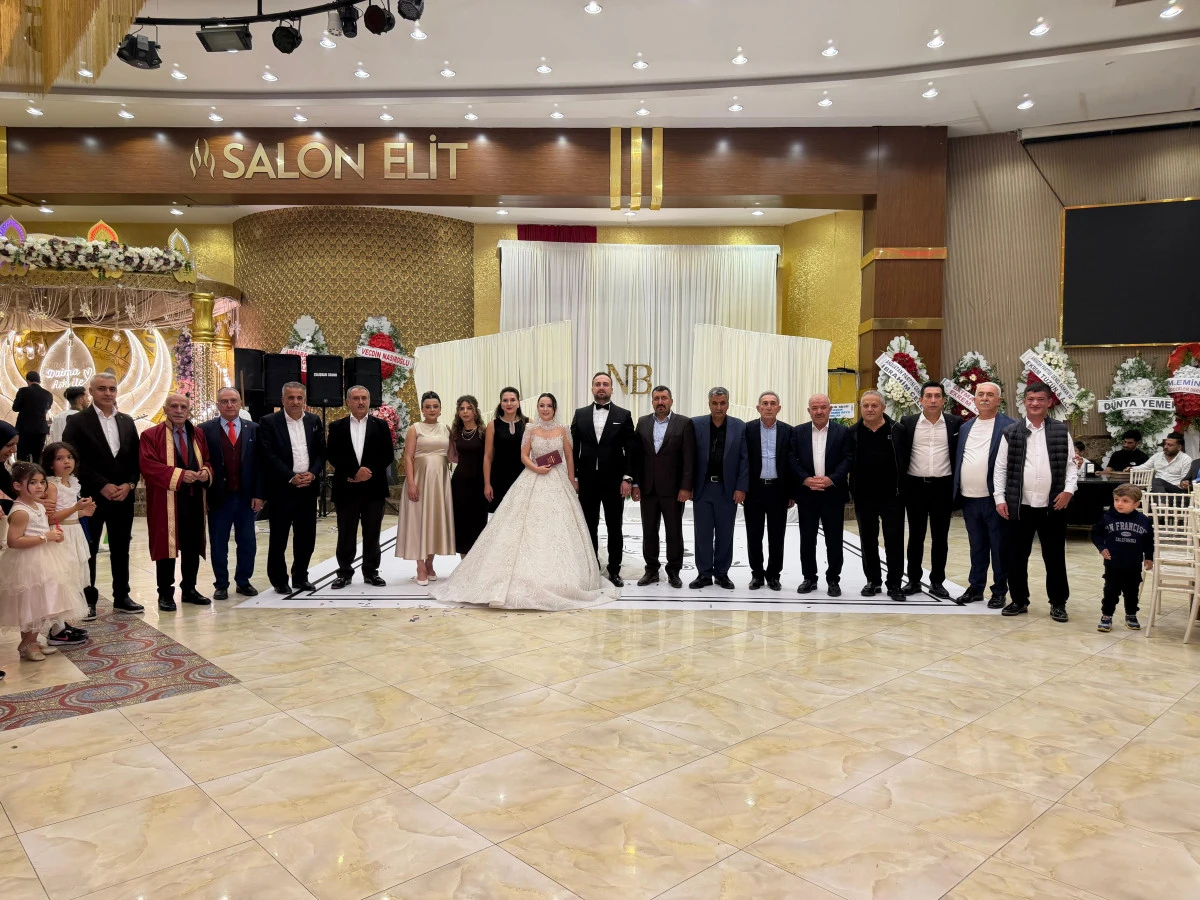 T&Uuml;Z&Uuml;N AİLESİNDEN G&Ouml;RKEMLİ D&Uuml;Ğ&Uuml;N T&Ouml;RENİ